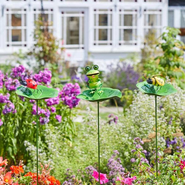 Loony Stake Lily Paddies