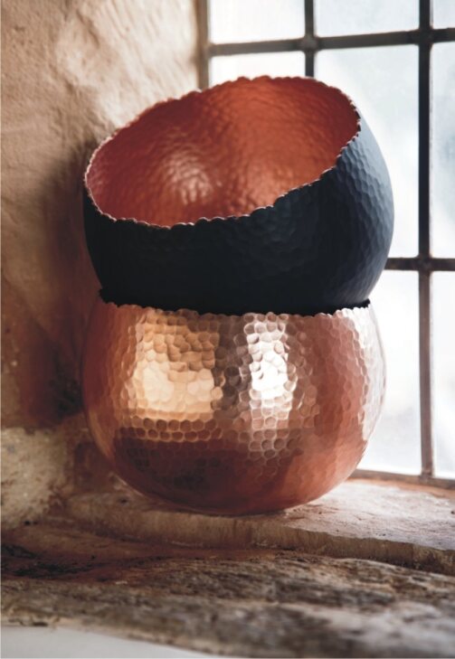 Hammered Bowl Copper Black 19cm