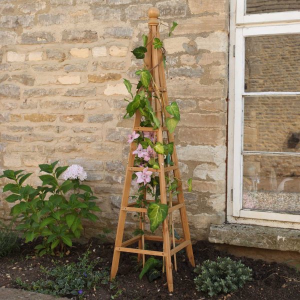Large Woodland Obelisk Tan 1.9M