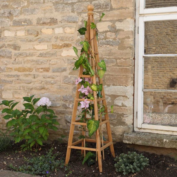 Woodland Obelisk 1.5M
